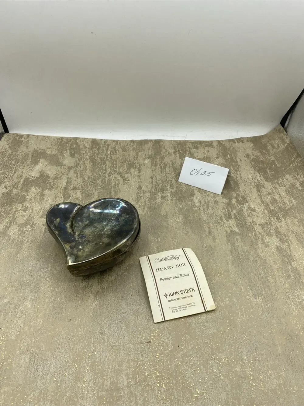 Vtg Williamsburg Heart Box Pewter & Brass Velvet Lined Needs Cleaning Tarnished